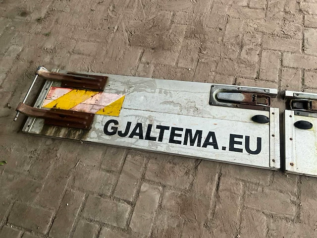 Achterklep vrachtwagen - afbeelding 9 van  14