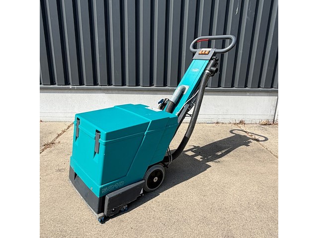 Achterloop schrob- zuigmachine, tennant, 5010, groen, urenstand 82,3 uur, kabel 220v - afbeelding 1 van  7