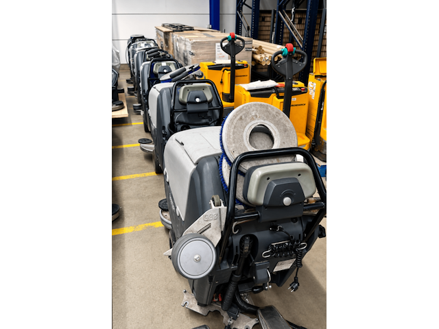 Achterloopschrobzuigmachine, vloerreiniger nilfisk professioneel, ba 651 - afbeelding 2 van  2