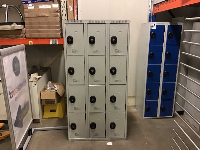 Acial 12 vaks lockerkast - afbeelding 1 van  4