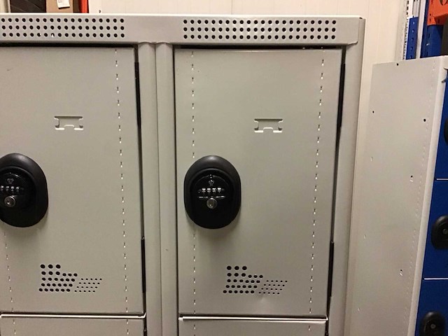 Acial 12 vaks lockerkast - afbeelding 3 van  4