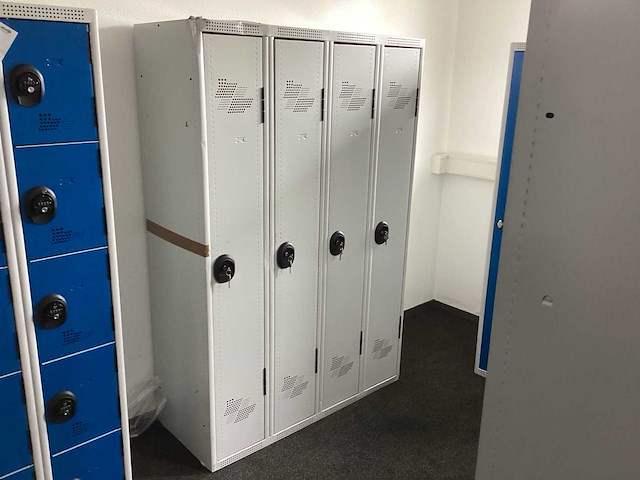 Acial lockerkast 4 deuren - afbeelding 1 van  3