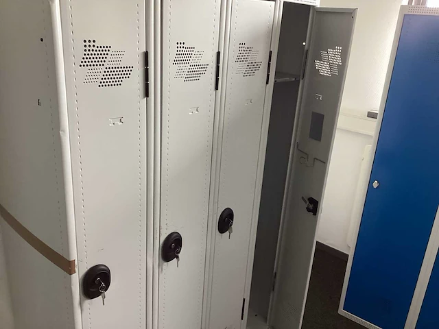 Acial lockerkast 4 deuren - afbeelding 5 van  7