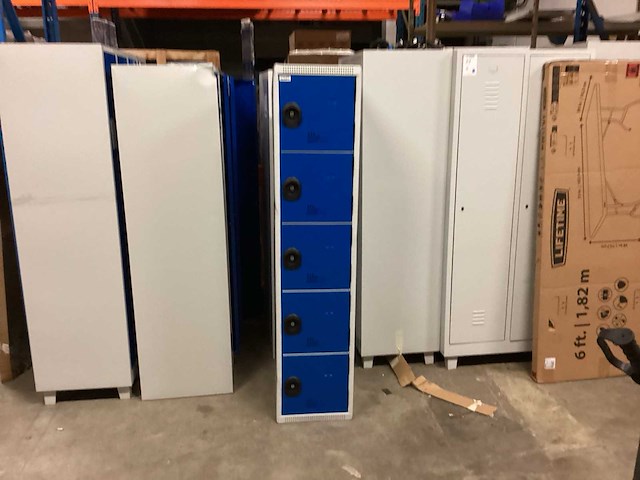 Acial lockerkast - afbeelding 1 van  4
