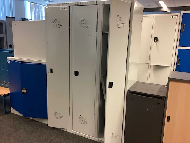 Acial lockerkast - afbeelding 1 van  4