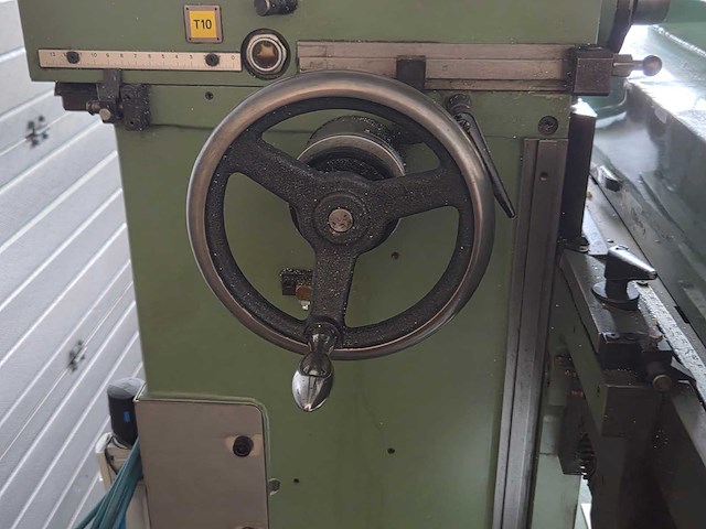 Aciera - 1983 - f3 - gereedschapsfreesmachine - afbeelding 14 van  24