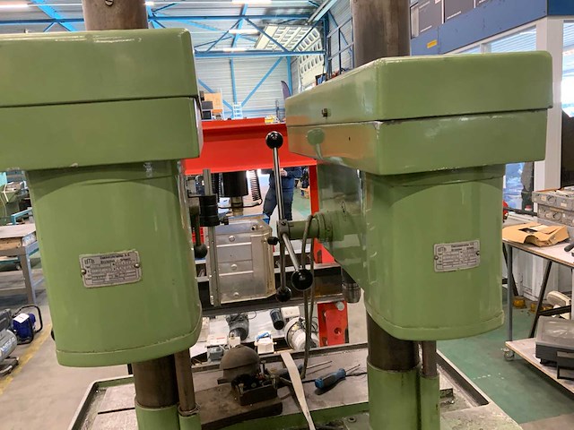 Aciera 2-rijigge tafelboormachine - afbeelding 3 van  14