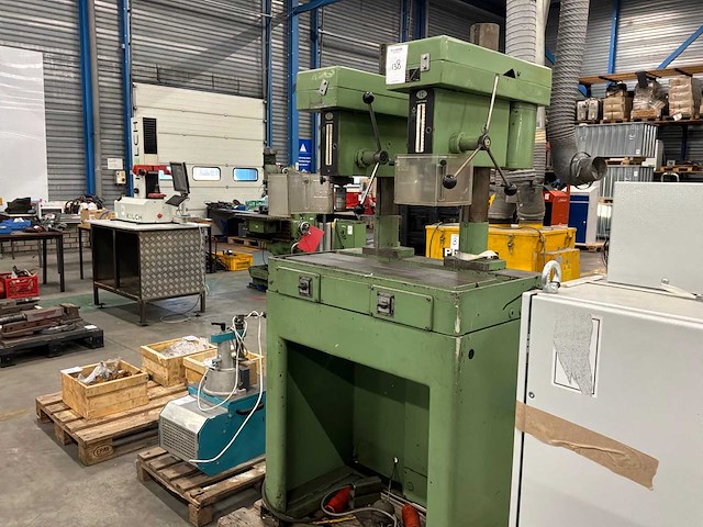 Aciera 2-rijigge tafelboormachine - afbeelding 1 van  14