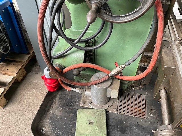 Aciera f3 universele freesmachine - afbeelding 1 van  9