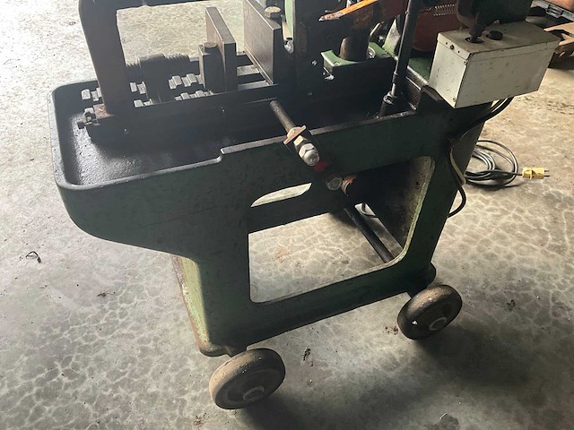 Aciera mechanische metaalzaag - power hacksaw - werkend - afbeelding 2 van  11