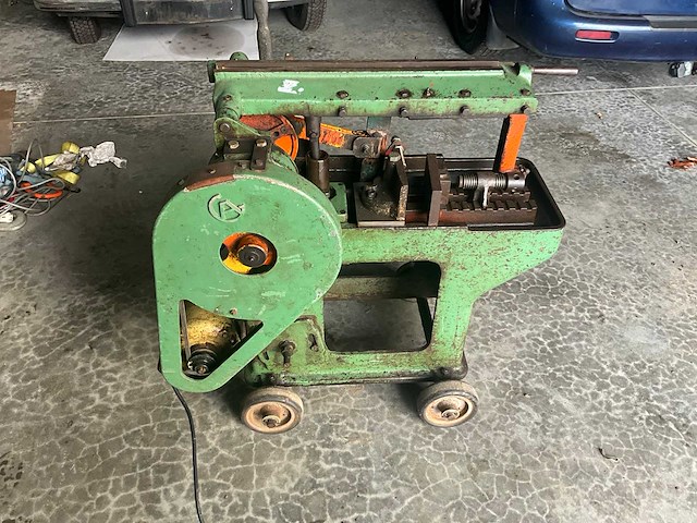 Aciera mechanische metaalzaag - power hacksaw - werkend - afbeelding 1 van  11