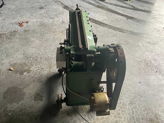 Aciera mechanische metaalzaag - power hacksaw - werkend - afbeelding 7 van  11