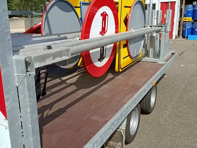 Actiewagen, verdegro, vd2 met diverse verkeersborden, 2005 - afbeelding 6 van  20