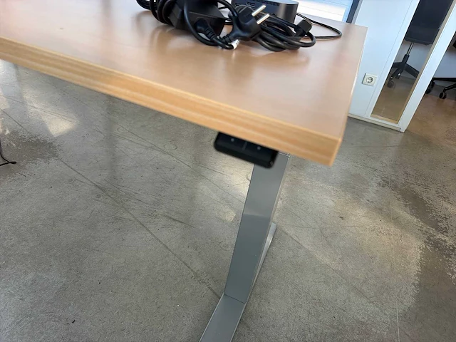 Actiforce hoekbureau (electrisch in hoogte verstelbaar) - afbeelding 3 van  4