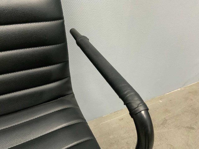 Actona - lederen vergaderstoel (7x) - afbeelding 5 van  8