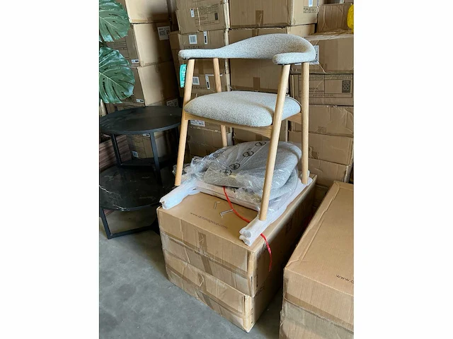 Actona group addi eetkamerstoel met armleuning beige monza (6x) - afbeelding 2 van  3