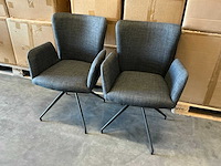Actona laura roterende eetkamerstoelen met armleuning zithoogte 47cm - afbeelding 1 van  4