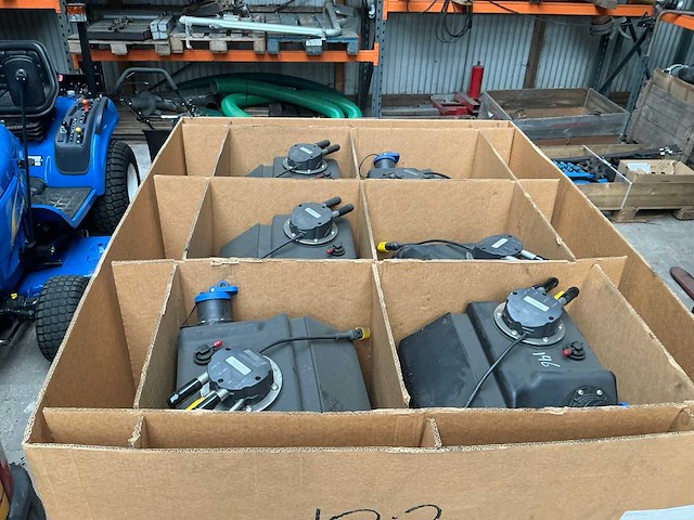 Ad bluetank met ingebouwde pomp (6x) - afbeelding 9 van  9