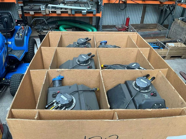 Ad bluetank met ingebouwde pomp (6x) - afbeelding 9 van  9
