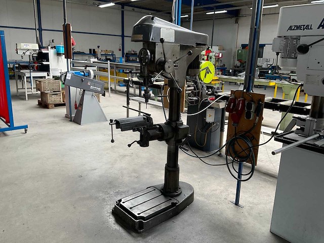 Adam d 32 kolomboormachine - afbeelding 4 van  4