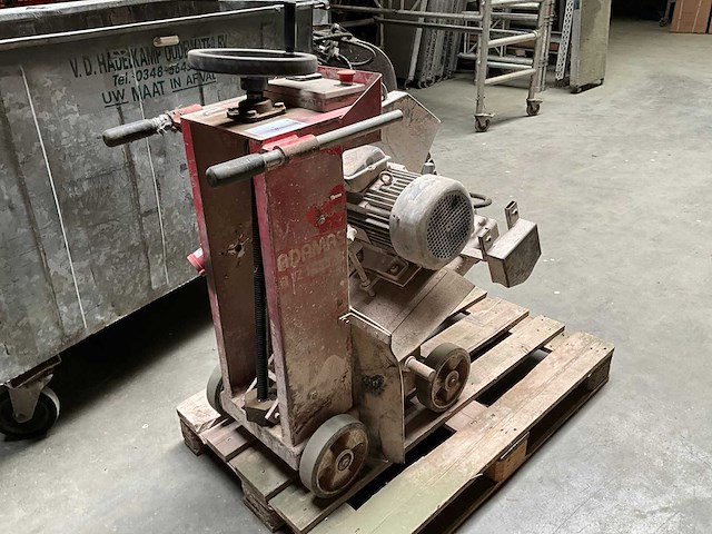 Adamas vz 1-5,5-s vloerenzaagmachine - afbeelding 3 van  8