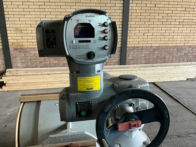 Adams/auma dn600 elektrisch bedienbare afsluiter - afbeelding 3 van  4