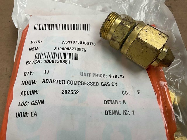 Adapter (11x) - afbeelding 1 van  4