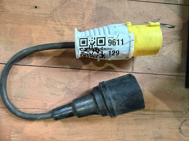 Adapterkabel met stekker, cee naar contrastekker, geel/zwart - afbeelding 1 van  1