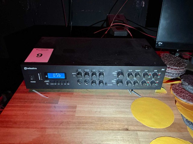 Adastra versterker met 4 speakers - afbeelding 2 van  7