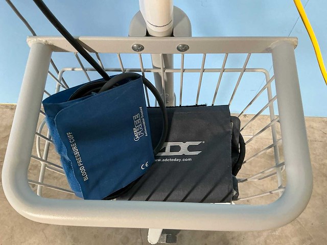 Adc europe bv - adview2 - elektrosnische bloeddrukmeter - 2018 - afbeelding 3 van  6