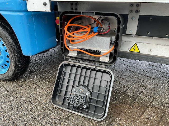 Addax motors - 2021 - elektrische personenauto - afbeelding 17 van  26