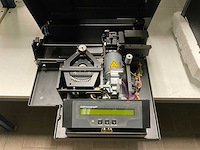 Addressograph 320 penning reliëf machine - afbeelding 2 van  2