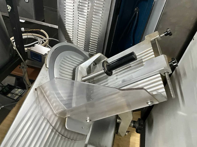 Ade b106 automatisch snijmachine - afbeelding 3 van  6
