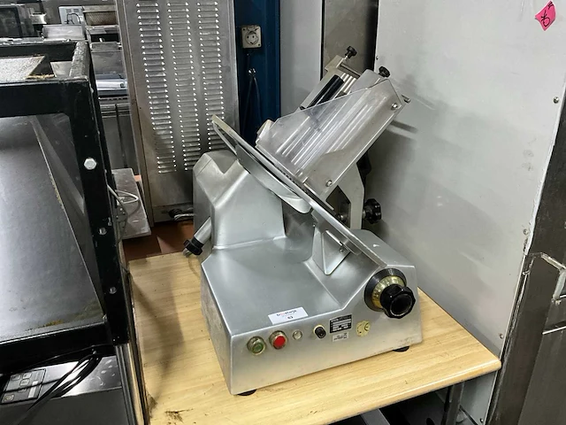 Ade b106 automatisch snijmachine - afbeelding 1 van  6