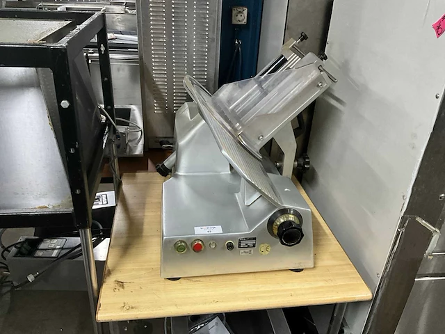 Ade b106 automatisch snijmachine - afbeelding 2 van  6
