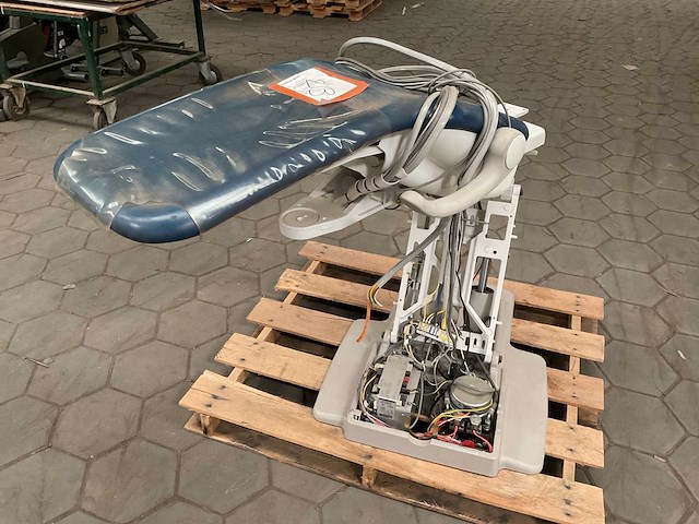 Adec tandartsstoel - afbeelding 1 van  7