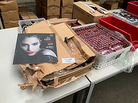 Aden& rebel kiss - various pharmaceutical, cosmetic and chemical - afbeelding 1 van  3
