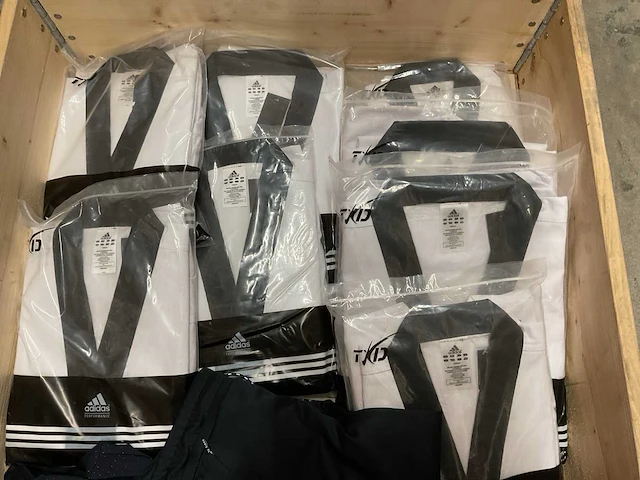 Adidas & sjeng sports partij sportkleding - afbeelding 11 van  17