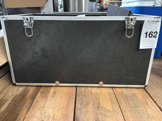 Adj tripar profile plus led-par (4x) - afbeelding 5 van  5