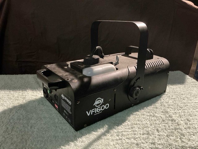 Adj vf1600 rookmachine - afbeelding 2 van  3