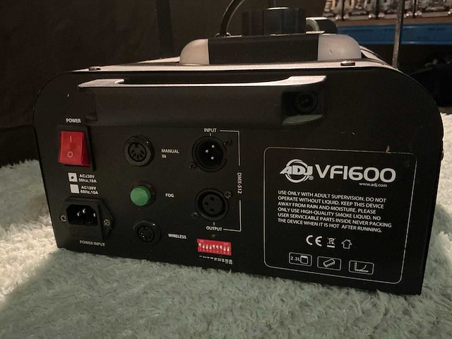 Adj vf1600 rookmachine - afbeelding 3 van  3