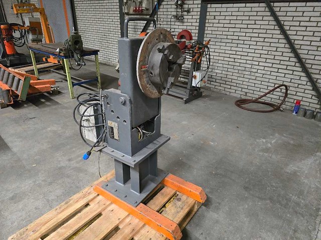 Adk - 1995 - vhmp 250 - lasmanipulator - afbeelding 1 van  6