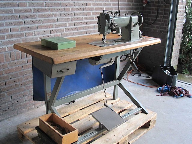 Adler - 167-73l - industriële naaimachine - afbeelding 1 van  14