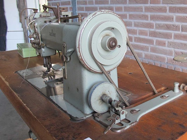 Adler - 167-73l - industriële naaimachine - afbeelding 10 van  14
