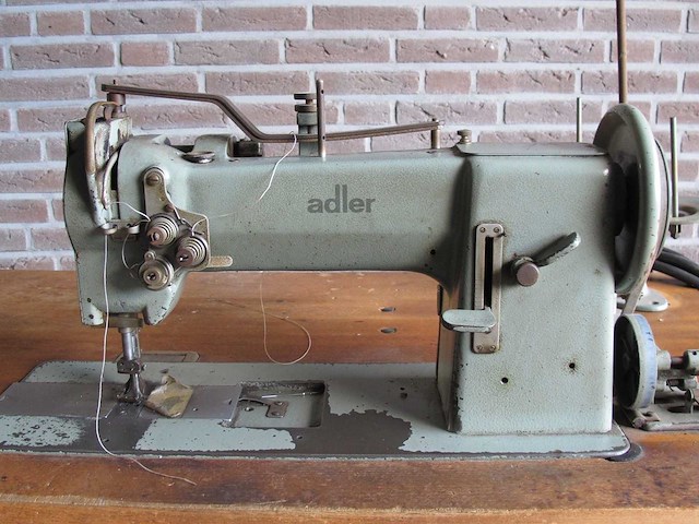 Adler - 167-73l - industriële naaimachine - afbeelding 4 van  5