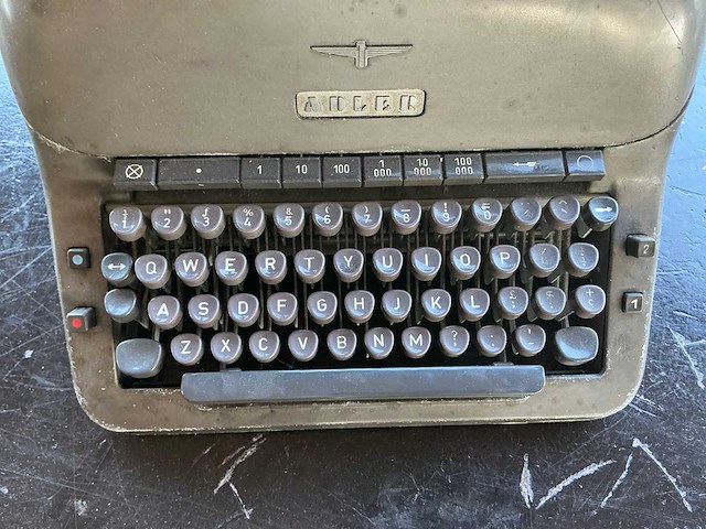 Adler typemachine - afbeelding 1 van  3