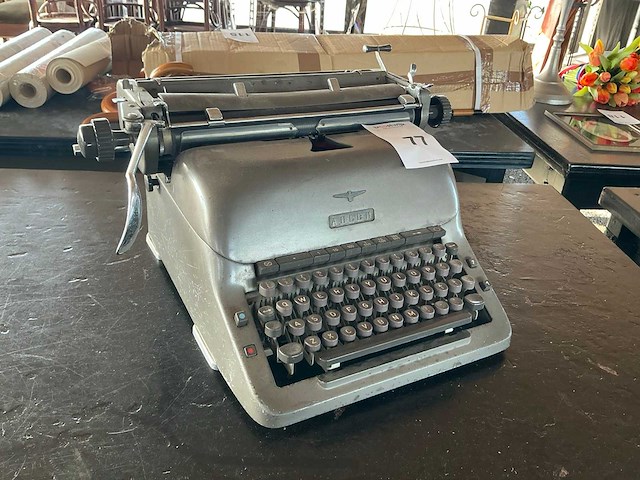 Adler typemachine - afbeelding 1 van  6