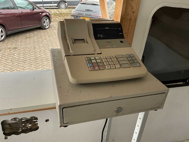 Adria foodtrailer - afbeelding 2 van  15