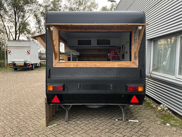 Adria foodtrailer - afbeelding 10 van  15