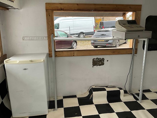 Adria foodtrailer - afbeelding 13 van  15